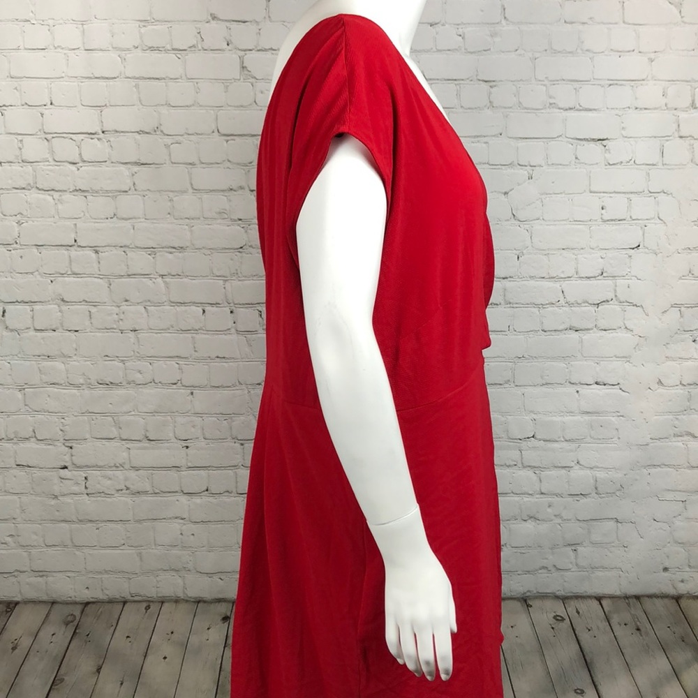 20 & 22 City Chic Red Classic Wrap Dress Plus Size - Picture 5 of 7